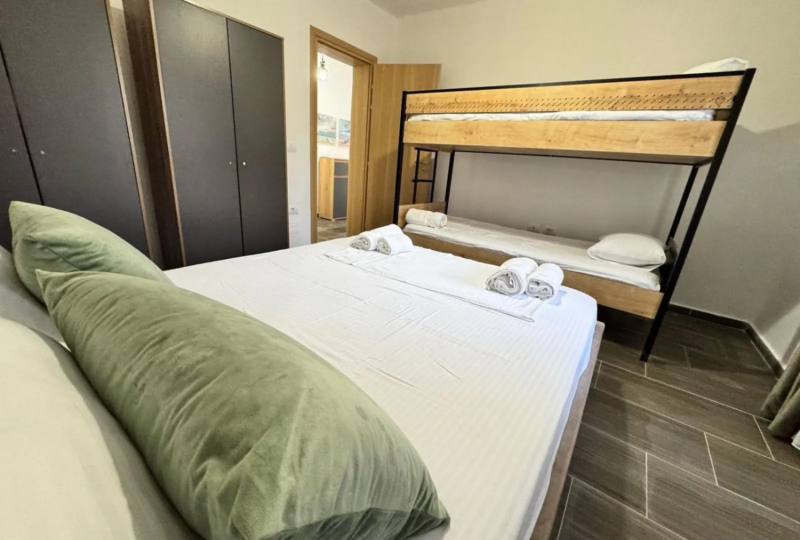 Wiola'S Vlora Private Villa With Private Parking Vlore